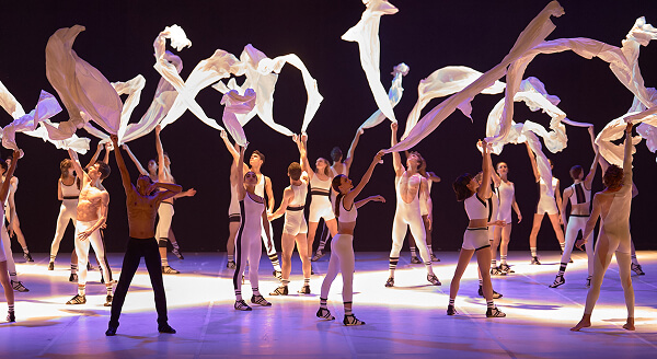 Béjart Ballet Performance